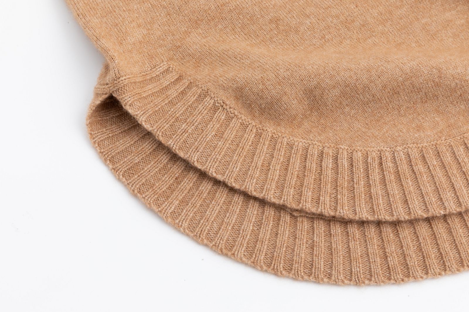 Knitted sweater with stand-up collar CAMEL