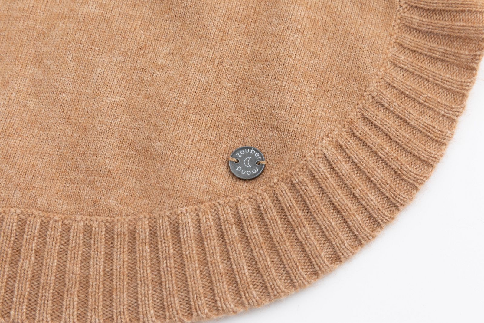 Knitted sweater with stand-up collar CAMEL