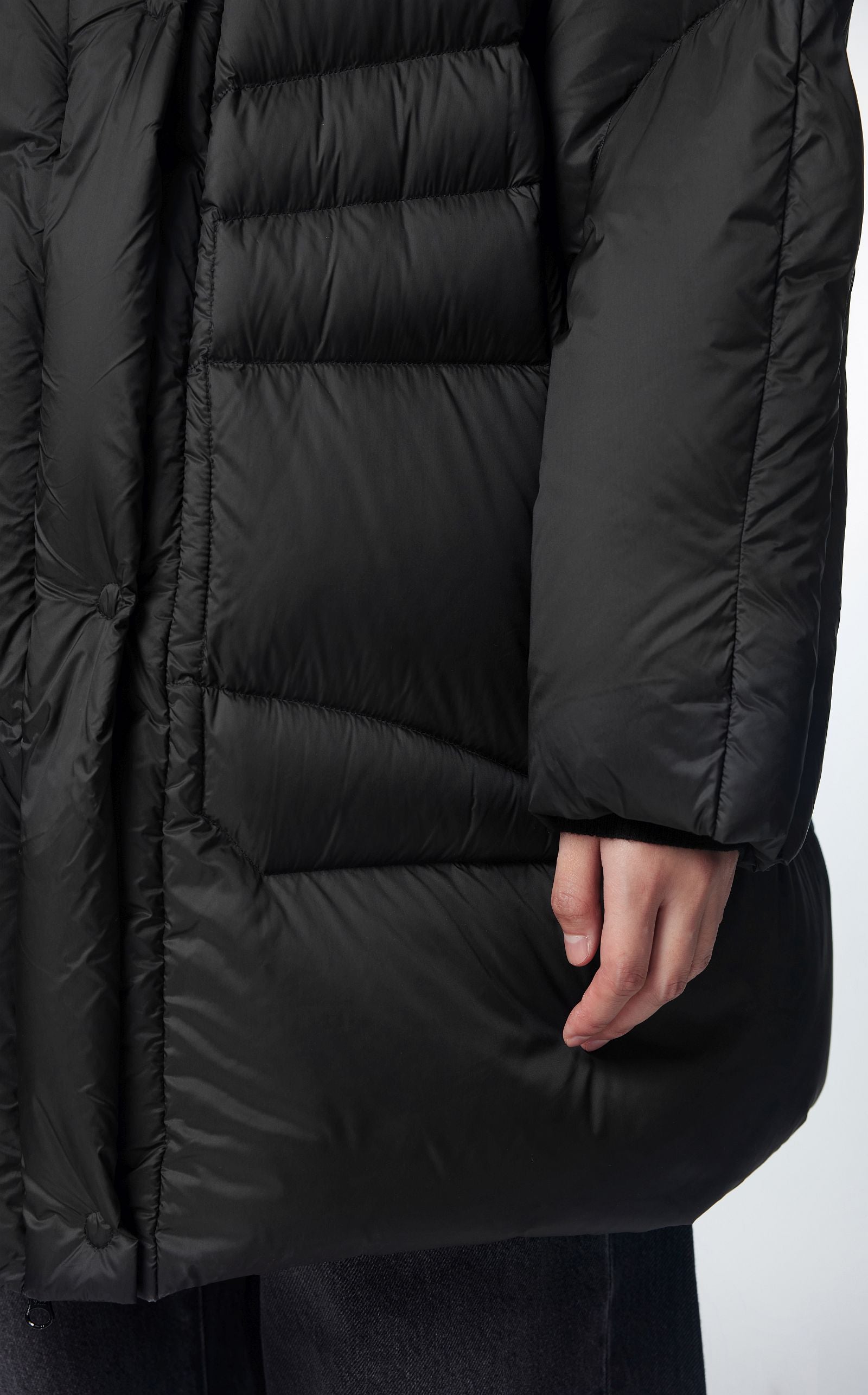 Down coat BLACK