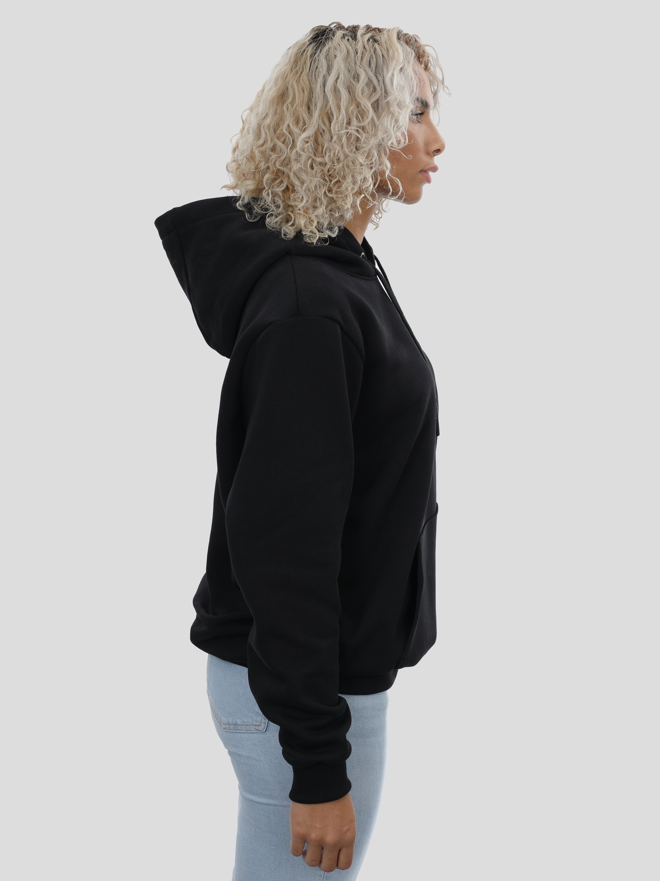 Reguliere Hoodie Unisex met kleine borduring in Zwart